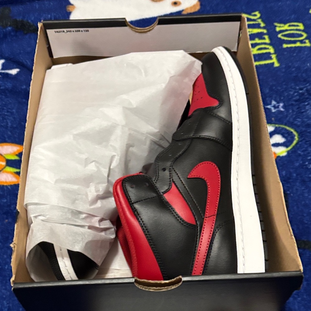 Jordan Athletic Shoes Black Red - Picture 8 of 8